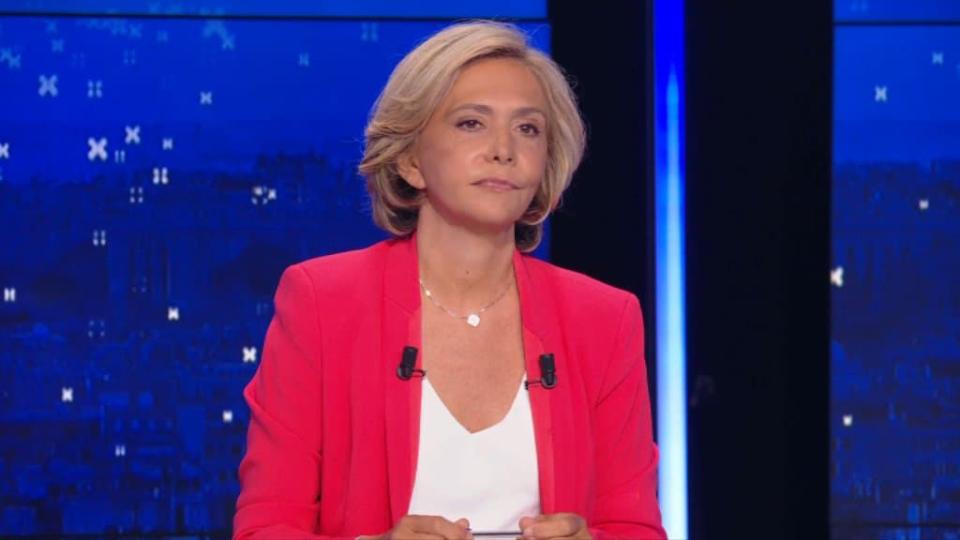 Valérie Pécresse ce mercredi soir sur BFMTV et BFM Paris pour le débat de l'entre-deux tours concernant les régionales en Île-de-France. - BFMTV