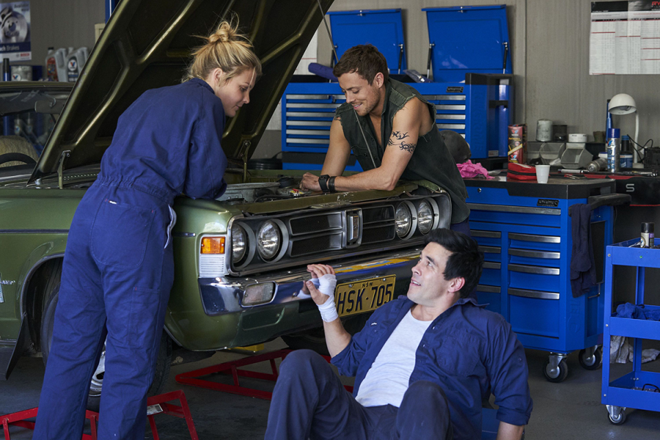 Ziggy, Dean and Justin in the garage on Home and Away.