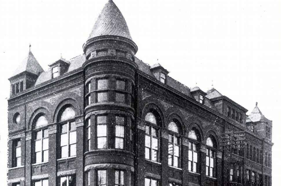 Ralph Hay's automobile showroom on the corner of Cleveland Avenue and Second Street in Canton, Ohio. (Pro Football Hall of Fame)