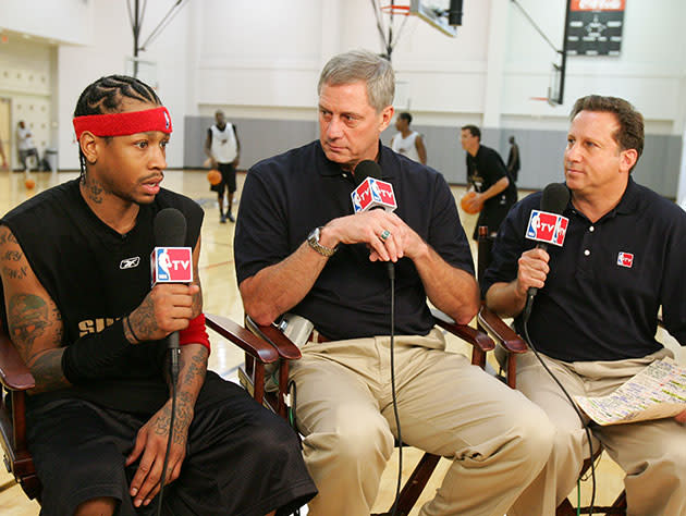 Steve Mix (middle) appears with Allen Iverson and Bruce Beck in 2003. (Getty Images)