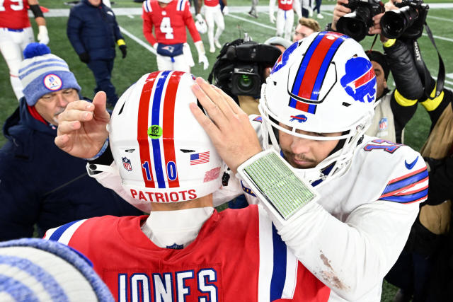 Bills vs. Patriots: Stories, odds, stats & how to watch Saturday's playoff  game