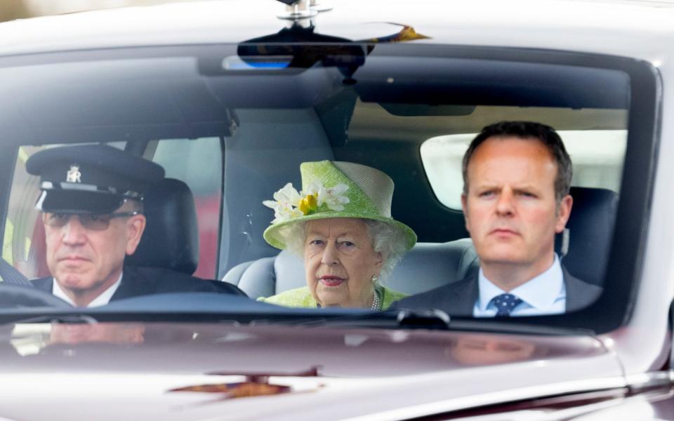 Her Majesty returns to Windsor Castle - Jim Bennett /Kelvin Bruce