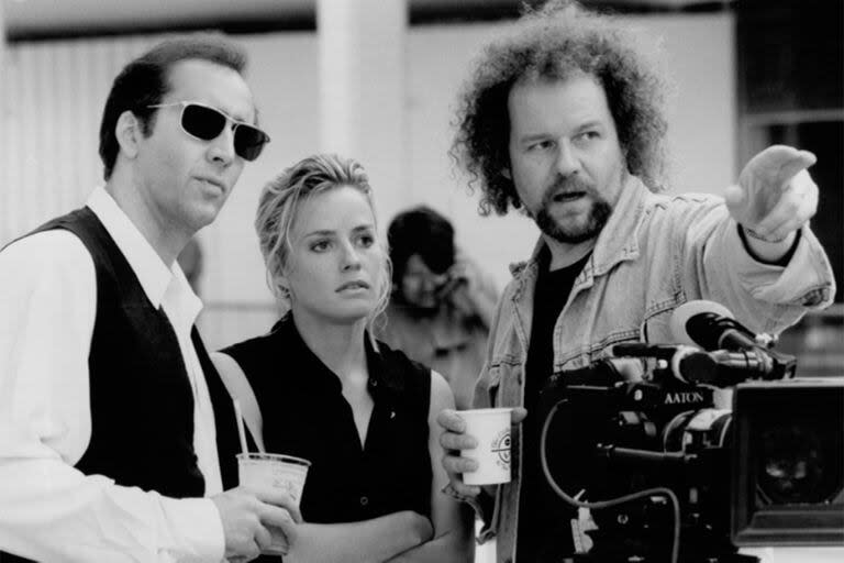 Los protagonistas del film junto al realizador Mike Figgis