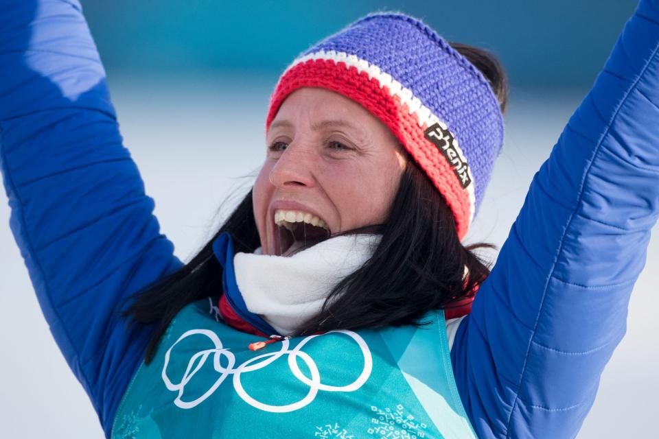 Hierzulande kennen sie die Wintersportfreude, in ihrer Heimat ist sie ein Superstar: 15 Medaillen holte sie bei Olympia, darunter acht goldene - Marit Bjoergen ist damit die erfolgreichste Winterolympionikin aller Zeiten. Die zweifache Mutter beendete ihre Karriere als Langläuferin 2018. (Bild: 2018 Tim Clayton / Getty Images)