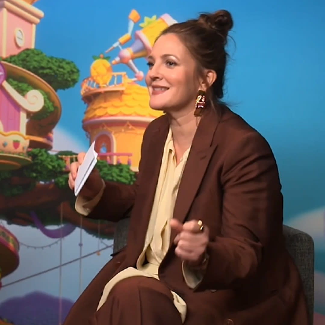  Drew Barrymore and Savannah Guthrie PLay How Well Do You Know Your Co-Star 