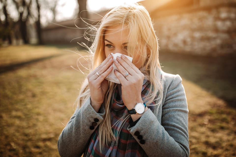 Your allergies may feel worse this fall. (Photo: Getty)