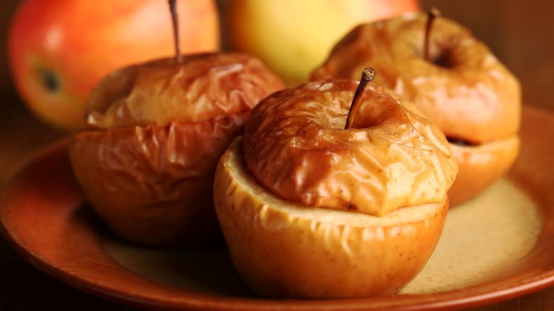 Baked apples