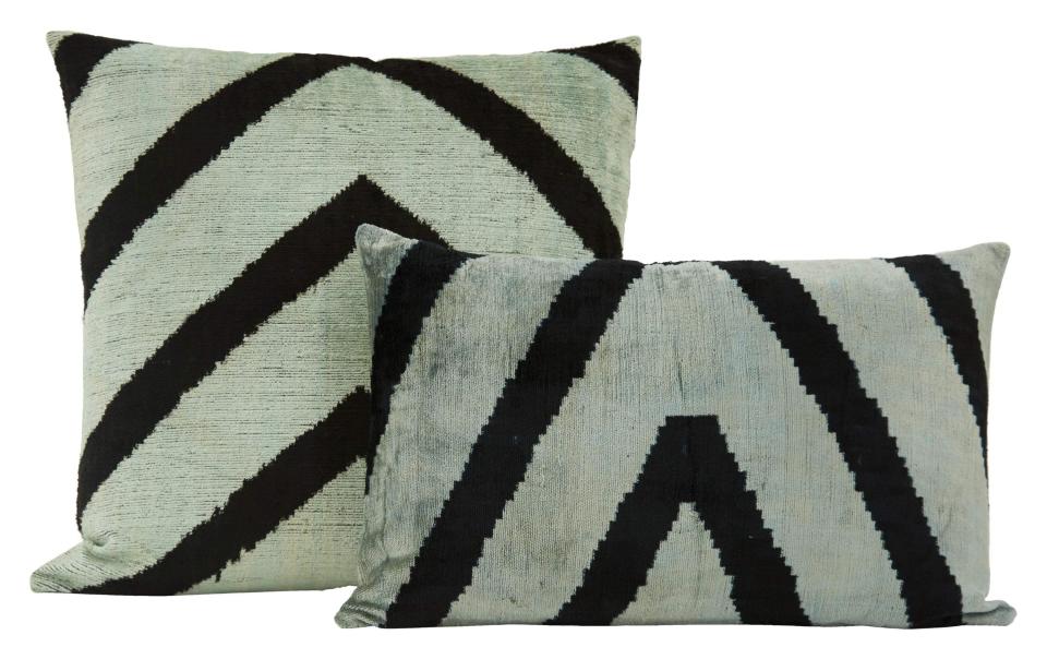 11) Edsel Pillows