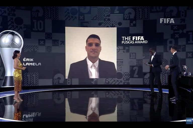 Erik Lamela, de manera virtual, recibió el premio Puskas por marcar el mejor gol de 2021