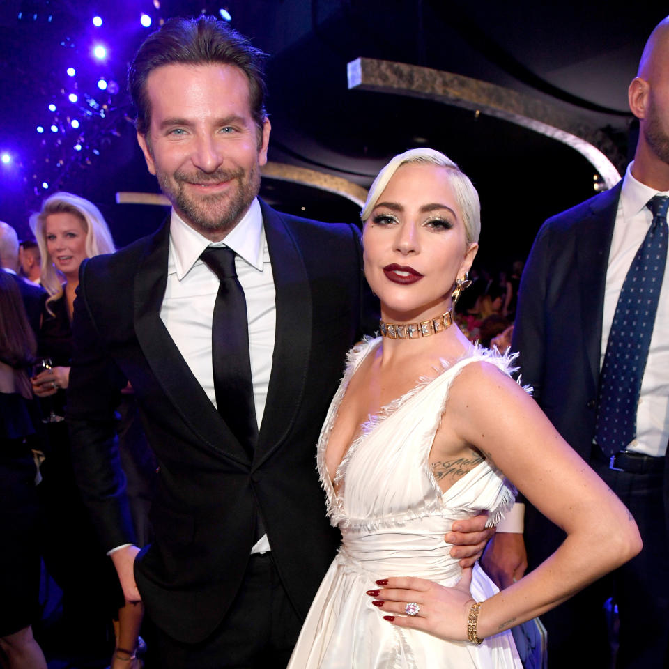 Bradley Cooper and Lady Gaga strike a pose at the SAG Awards.&nbsp; (Photo: Kevin Mazur via Getty Images)