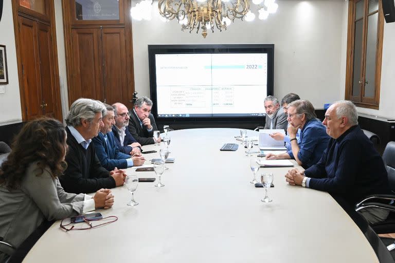 El secretario de Agricultura, Juan José Bahillo, le había dado detalles a la Mesa de Enlace sobre el subsidio para la siembra de soja y de maíz