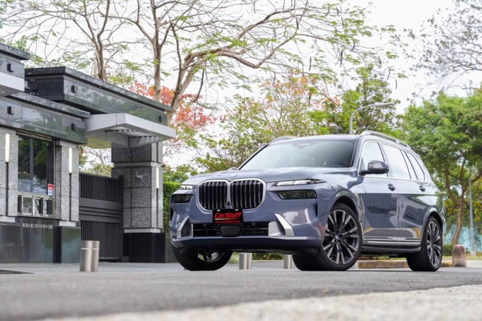 bmw-x7