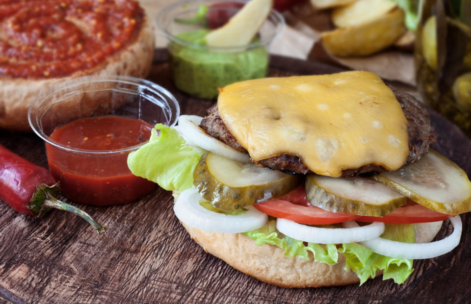 How to Make Restaurant-Quality Burgers at Your Backyard Barbecue