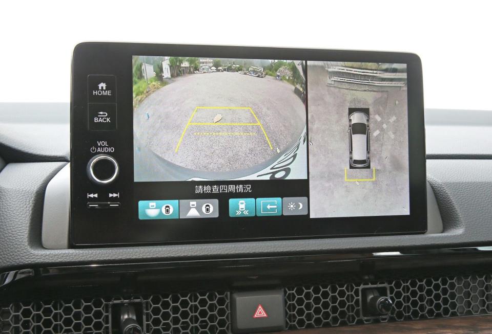 MVCS環景影像輔助系統也是新增列的安全實用配備，但也是Prestge車型專屬的標配項目。