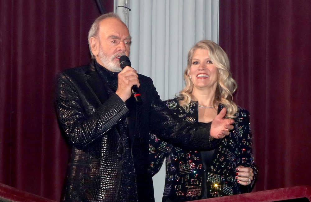 Neil Diamond was on form as he performed his beloved hit credit:Bang Showbiz