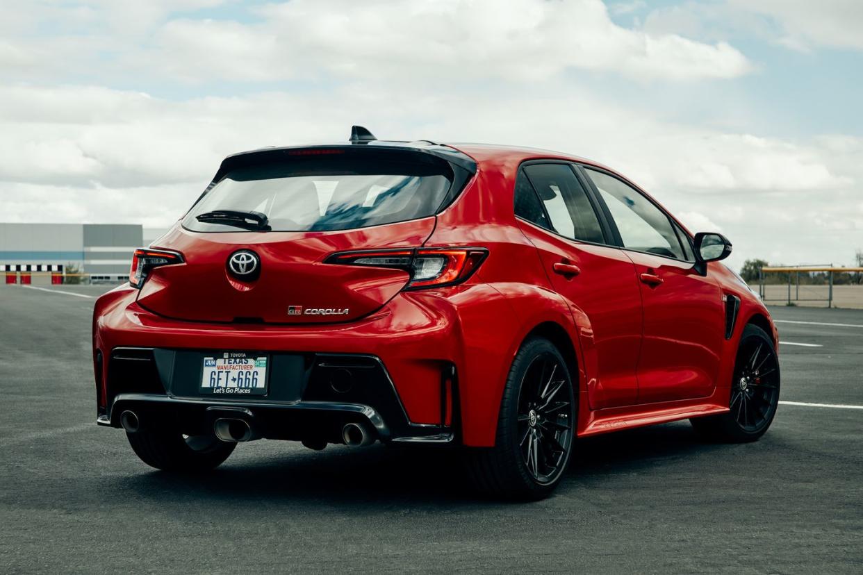 2023 toyota gr corolla vs honda civic type r