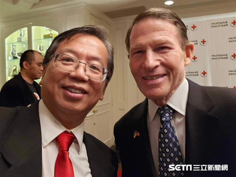 江明信表示，法案得以通過，參議員理查德·布盧門撒爾（Richard Blumenthal）是相當重要的推手之一，非常感謝他。（圖／Hello Taiwan授權提供）