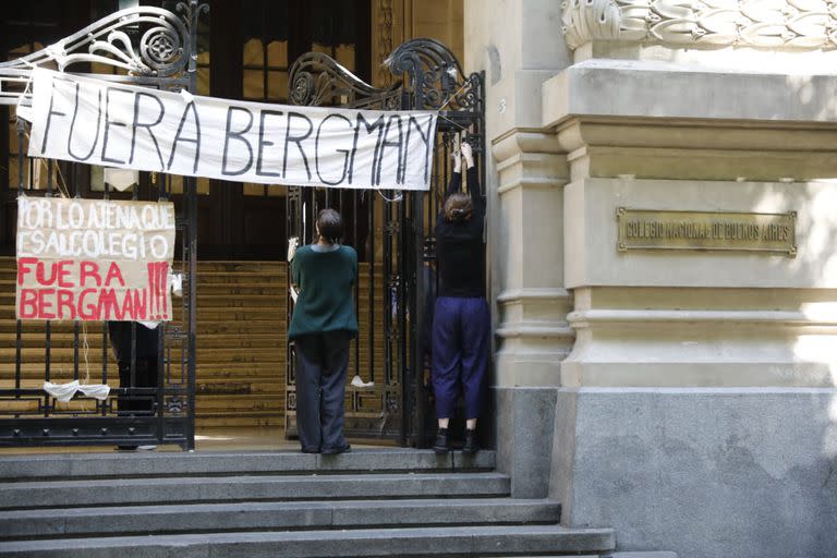 Estudiantes del Colegio Nacional de Buenos Aires piden que la actual rectora, Valeria Bergman, no sea reelecta en diciembre 