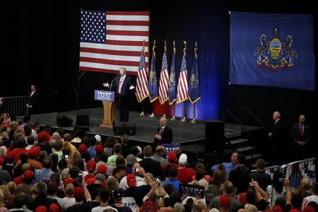 Republican presidential nominee Donald Trump speaks at a campaign rally in Manheim, Pennsylvania, U.S., October 1, 2016. REUTERS/Mike Segar