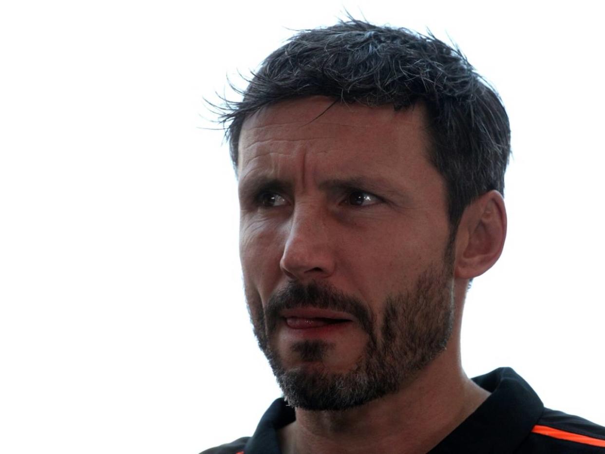 Van Bommel startet mit 2-Stunden-Training