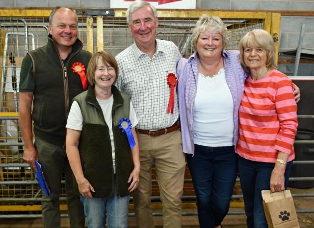 Dog show judged by Yorkshire Vet raises funds for Herriot Hospice ...