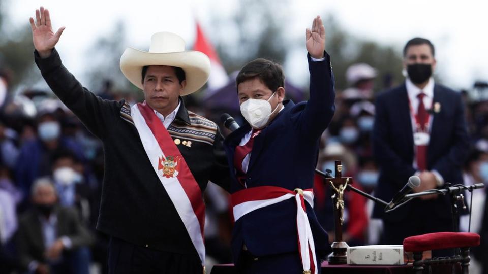 Pedro Castillo y Guido Bellido