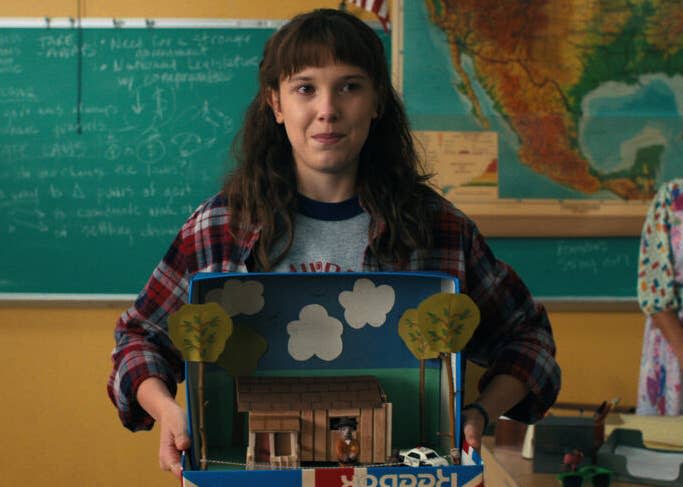 <div><p>"I'm not only impressed with her acting throughout <i>Stranger Things</i>, but also her ability to fool the audience with her American accent. I didn’t know she had a British accent until I watched an interview online. She is amazing, and the best pick for portraying Eleven."</p><p>—<a href="https://www.buzzfeed.com/sleepy555" rel="nofollow noopener" target="_blank" data-ylk="slk:sleepy555;elm:context_link;itc:0;sec:content-canvas" class="link ">sleepy555</a></p><p><b>Where you know her American accent from:</b> <i>Stranger Things</i></p><p><b>Where's she's actually from:</b> Born in Marbella, Spain, and moved to Bournemouth, England when she was 4</p></div><span> Netflix</span>