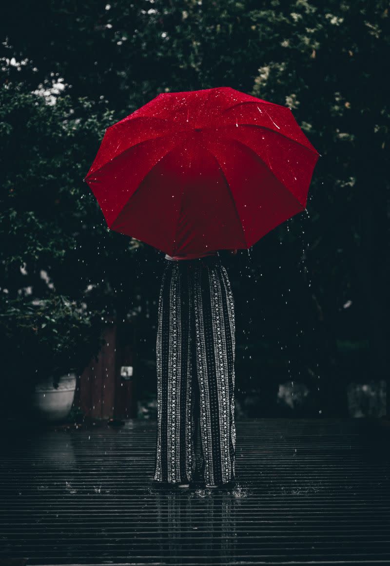 ▲紅色雨傘。（示意圖／翻攝Pexels）