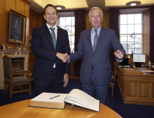 Leo Varadkar (left) and Michel Barnier