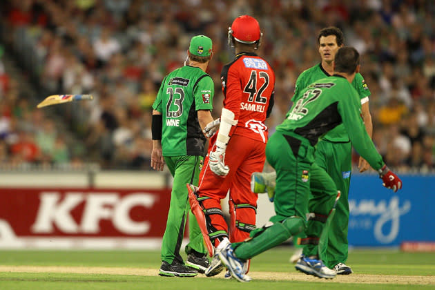 Samuels reacted by throwing his bat down the wicket in the general direction of Warne and the umpires were forced to step in to restore order.