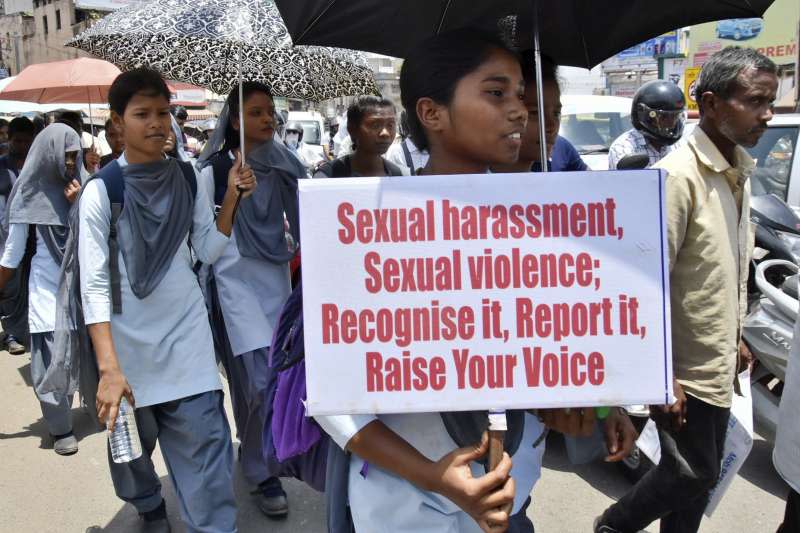 2018年5月，印度再度接連發生多起性侵殺人案，印度女性上街頭抗議政府無所作為。（AP）