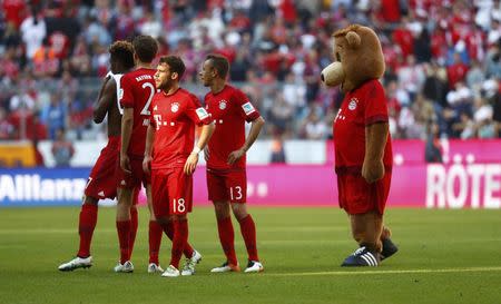 Football Soccer - Bayern Munich v Borussia Moenchengladbach - German Bundesliga - Allianz-Arena, Munich, Germany 30/04/16 - Bayern Munich's players react after the match. REUTERS/Kai Pfaffenbach