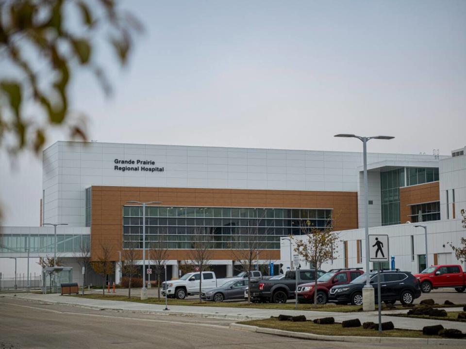 AHS said maternity patients who come to Peace River Health Centre for care, will be diverted to Grande Prairie Regional Hospital, if necessary, due to staffing gaps.&#xa0; (Alberta Health Services - image credit)