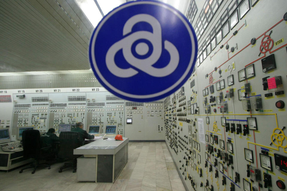 FILE - Technicians work in the control room in block three of Bulgaria's Kozloduy nuclear power plant about 240 kilometers (150 miles) north of the capital Sofia, on Dec. 4, 2006. In the wake of the Russian-Ukrainian war, Bulgaria, which relies on Rosatom subsidiary Tvel for nuclear fuel, has turned to different suppliers. (AP Photo/Petar Petrov, File)