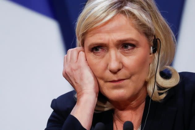 Marine Le Pen est bousculée sur son extrême droite avec la campagne d'Éric Zemmour. Ici à Budapest en Hongrie, le 26 octobre 2021. (Photo: Bernadett Szabo via Reuters)