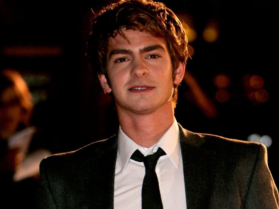 Andrew Garfield wearing a suit and tie at the world premiere of "Lions for Lambs" in October 2007.