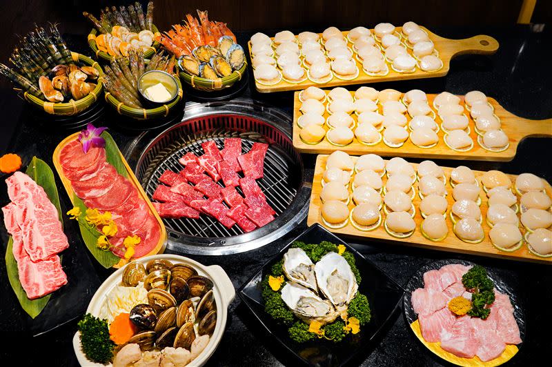 熊一頂級燒肉選擇指定方案，可享「北海道生食級干貝吃到飽」（圖／馬辣集團提供）