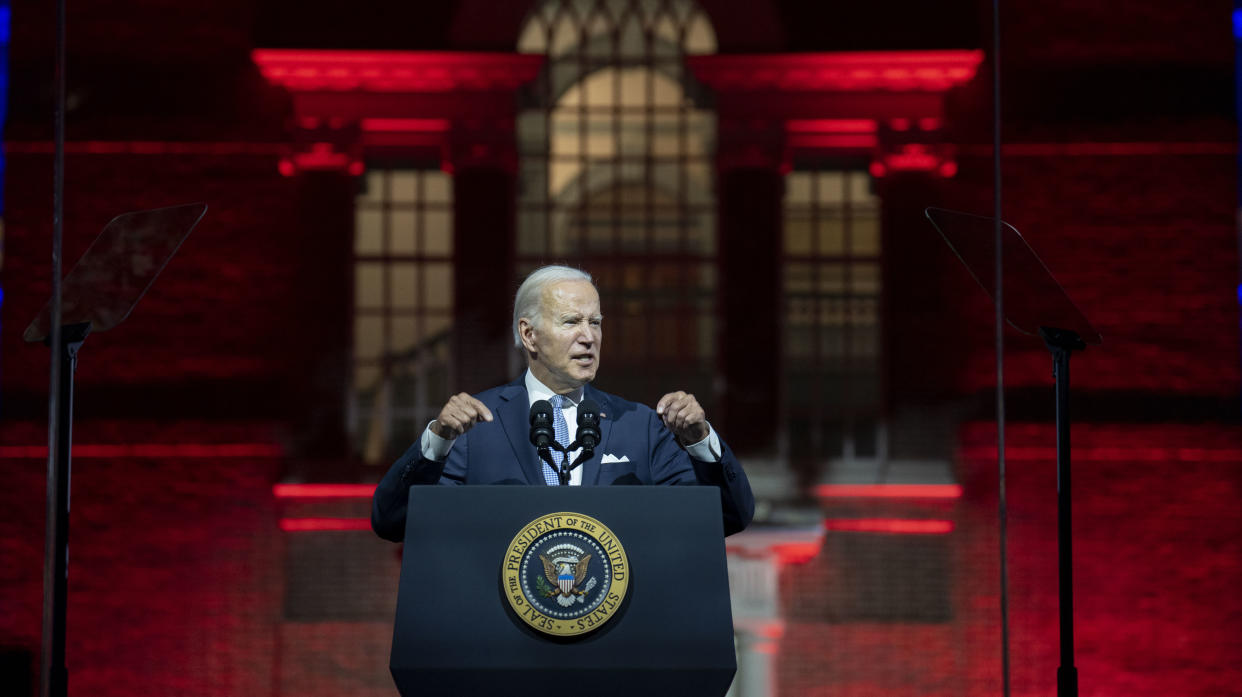 El presidente Joe Biden pronuncia un discurso en el Independence Hall de Filadelfia, el jueves 1 de septiembre de 2022. (Doug Mills/The New York Times)