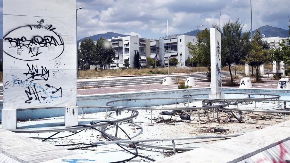 Una vista general de la antigua Villa Olímpica en Atenas, Grecia. (Foto de Milos Bicanski/Getty Images)