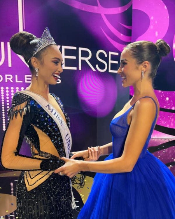 Olivia Culpo con la ganadora de Miss Universe 