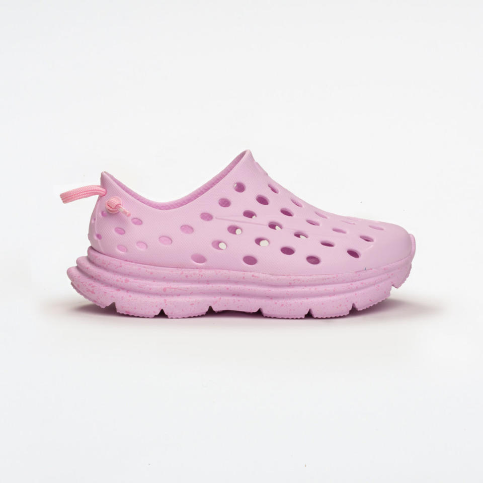 <p><a href="https://go.redirectingat.com?id=74968X1596630&url=https%3A%2F%2Fkanefootwear.com%2Fproducts%2Frevive-kids-bubblegum-pink-speckle%3Foption1%3DWhite%2B%252F%2BPacific%2BSpeckle%26option2%3DC11&sref=https%3A%2F%2Fwww.countryliving.com%2Flife%2Fkids-pets%2Fg40643007%2Fbest-school-shoes%2F" rel="nofollow noopener" target="_blank" data-ylk="slk:Shop Now;elm:context_link;itc:0;sec:content-canvas" class="link ">Shop Now</a></p><p>Kane Revive Kids</p><p>kanefootwear.com</p><p>$60.00</p><span class="copyright">Kane Footwear</span>