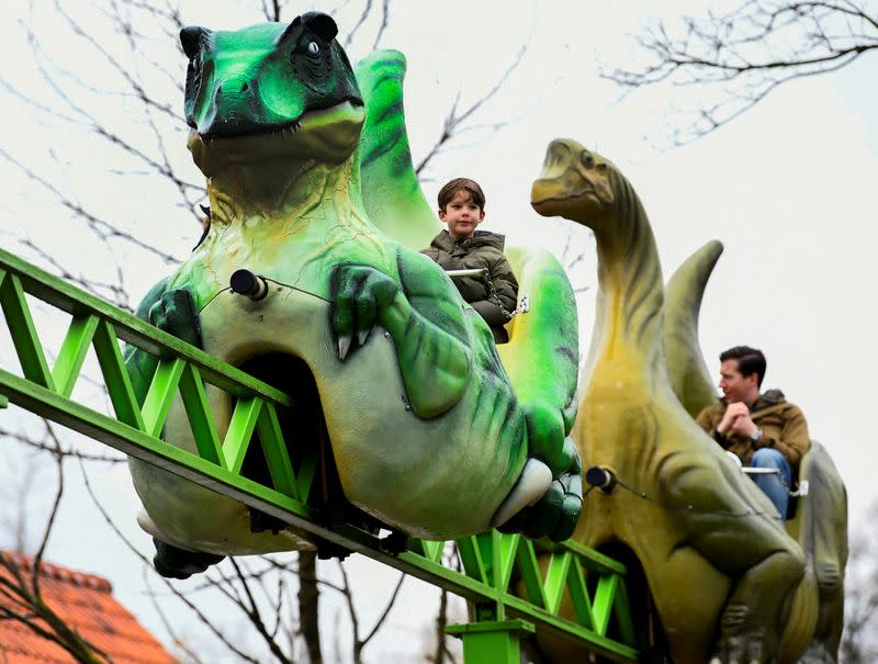 Two thousand people visit Hellendoorn theme park in the Netherlands as part of an experiment