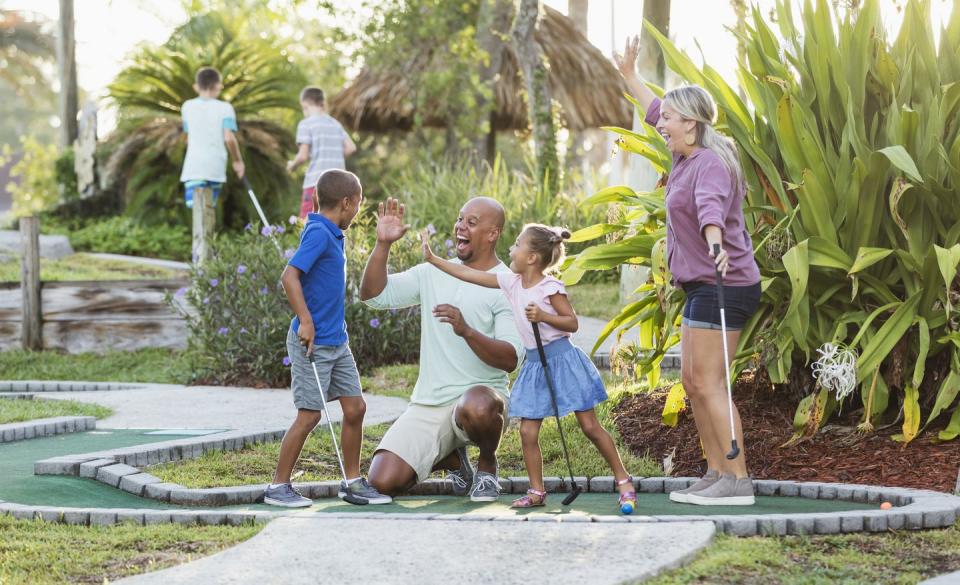 summer activities mini golf