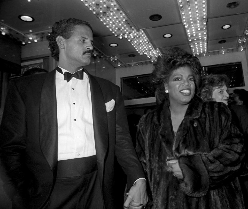 <span class="caption">Graham and Winfrey in December 1986.</span><span class="photo-credit">Ron Galella - Getty Images</span>