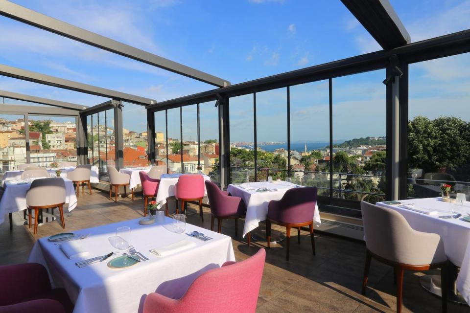 In the buzz of Beyoglu with a glamorous rooftop restaurant (Tomtom Suites)