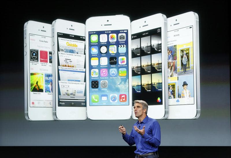 Craig Federighi, Senior VP of Software Engineering at Apple Inc speaks during Apple Inc's media event in Cupertino, California September 10, 2013. REUTERS/Stephen Lam (UNITED STATES - Tags: BUSINESS SCIENCE TECHNOLOGY BUSINESS TELECOMS)