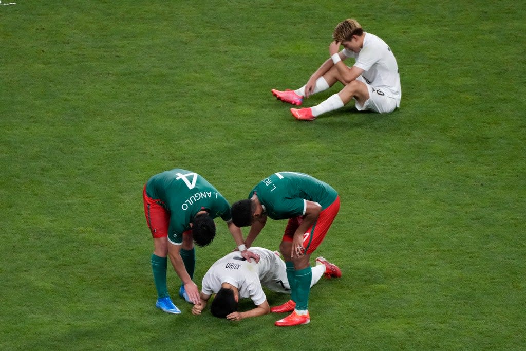 CHIVAS-ANGULO (AP)