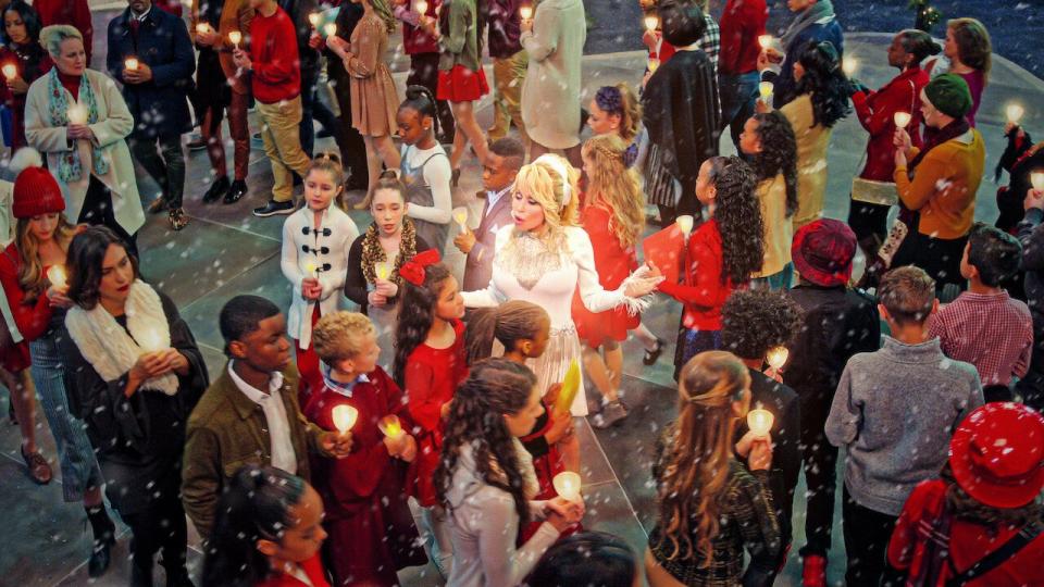 Dolly Parton Plays an Angel in the Netflix Musical "Christmas in the Square"