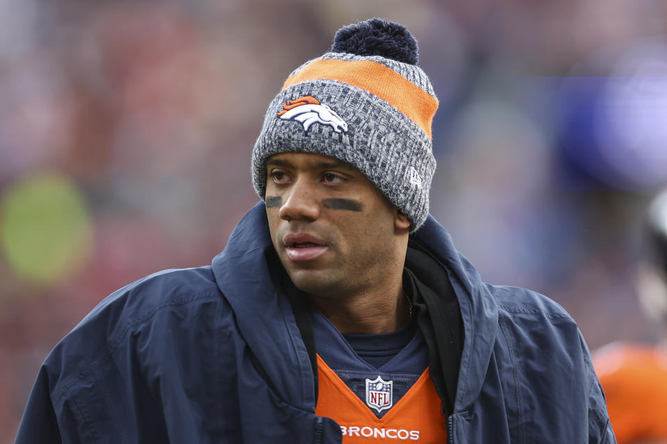 Russell Wilson zou korting kunnen krijgen als de Broncos verhuizen.  Zo ja, waar zou het kunnen landen?