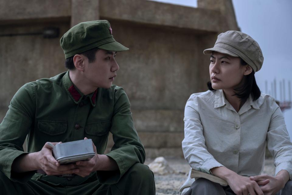 Yu Guming und Zine Tseng in "3 Body Problem". - Copyright: Maria Heras/Netflix